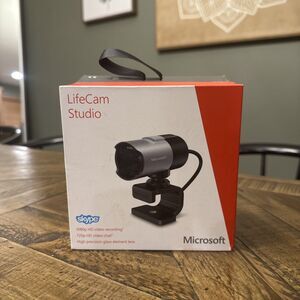 Microsoft LifeCam Studio HD Webcam 1080p USB Autofocus Built-In Mic